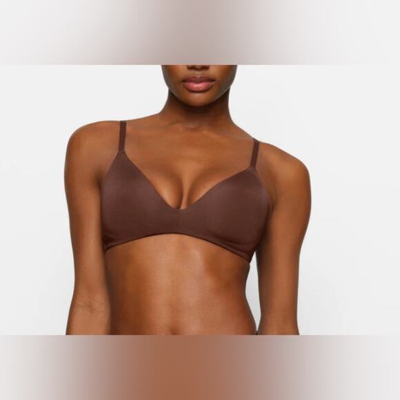 SKIMS Other - SKIMS wireless form t-shirt demi bra size 40DD